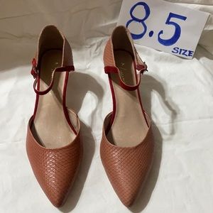 A/Anthropologie #8 1/2 in good condition beautiful shoes very soft.